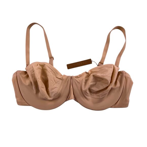 SKIMS Other - Skims smoothing unlined nude bra 42D, LIGHT STAIN PICTURED